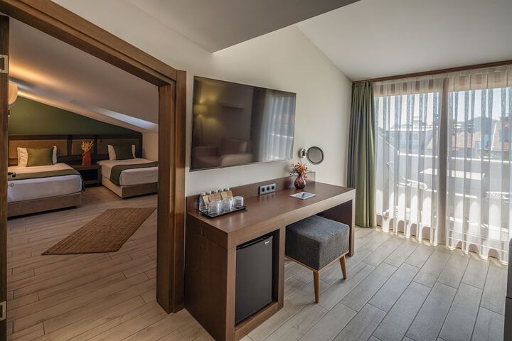 Room 38 of 122