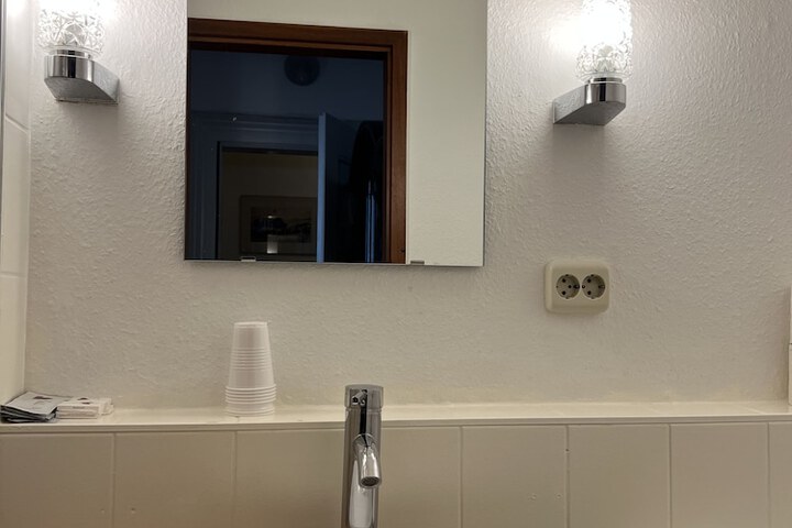 Room 35 of 41