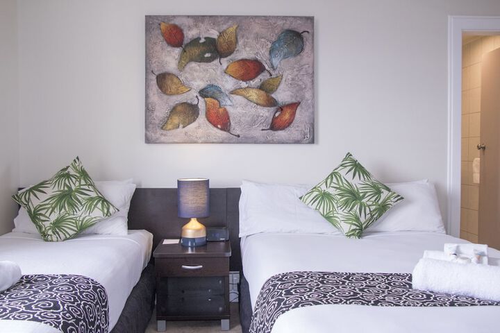 Room 4 of 40