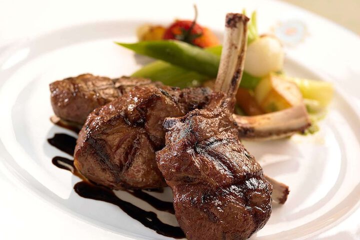 Dining 47 of 61