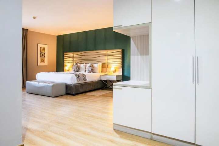 Room 7 of 31