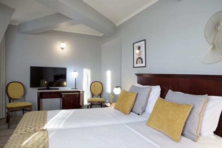 Room 14 of 43