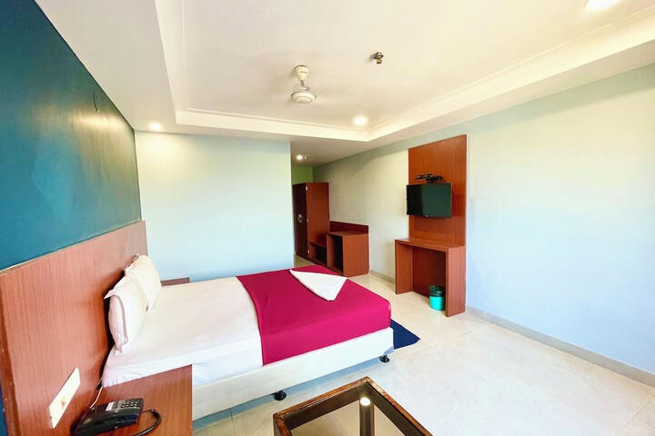 Room 34 of 76