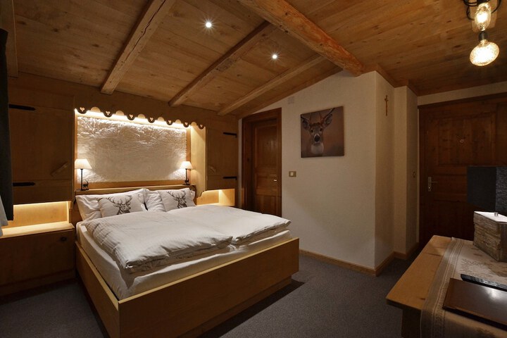 Room 9 of 45