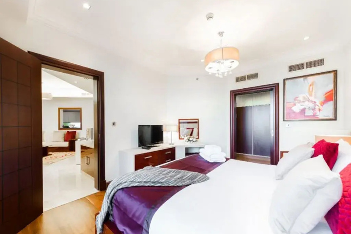 Room 5 of 23