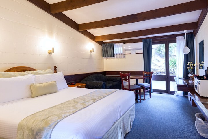 Room 3 of 39