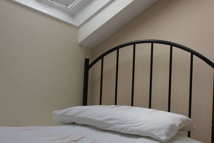 Room 4 of 39