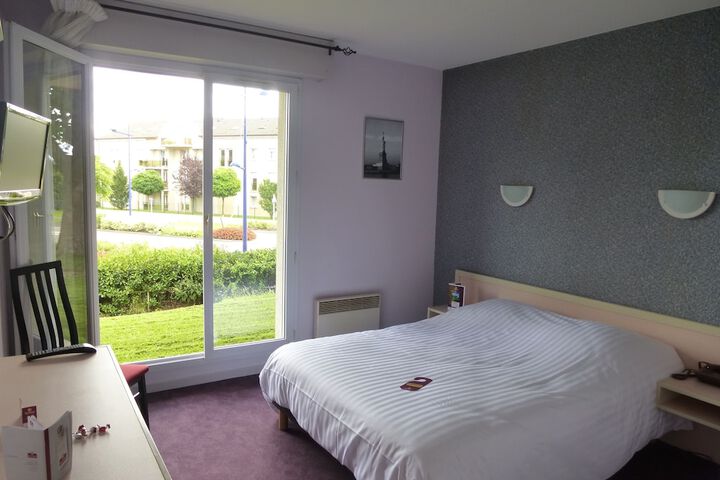 Room 5 of 33