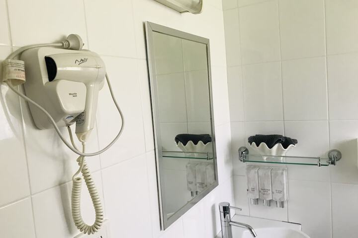 Room 125 of 152
