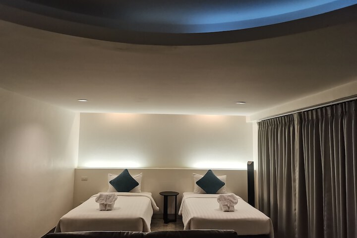 Room 13 of 39