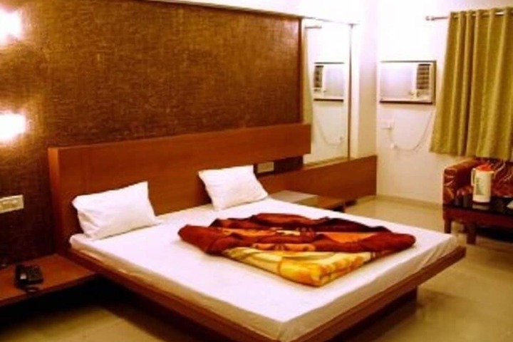 Room 3 of 13