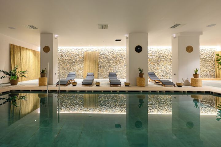 Pool 28 of 34