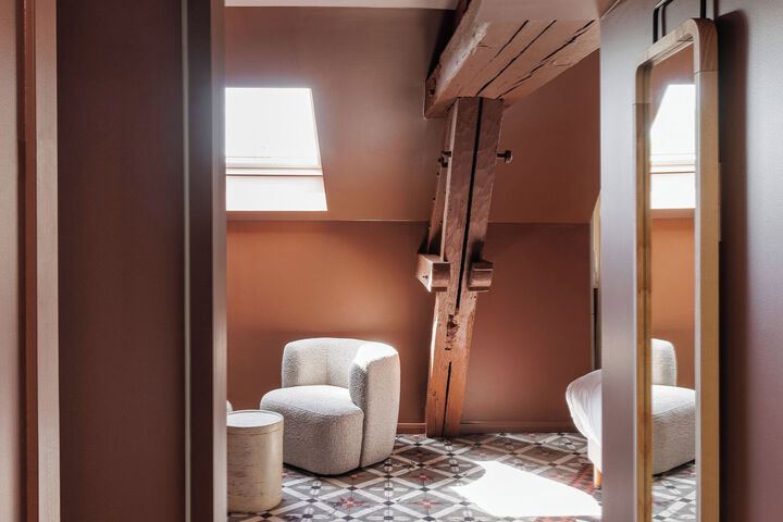 Room 52 of 85