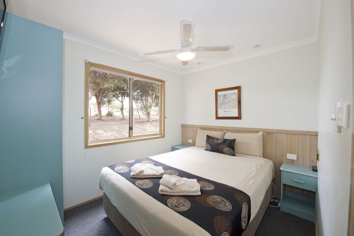 Room 12 of 77