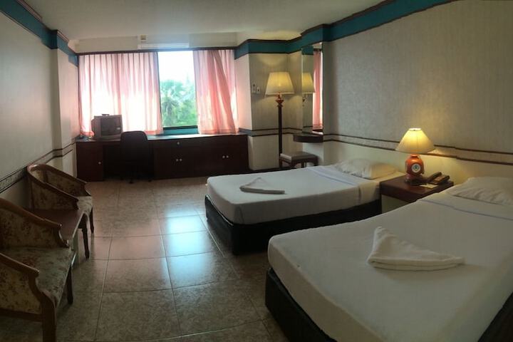 Room 26 of 147