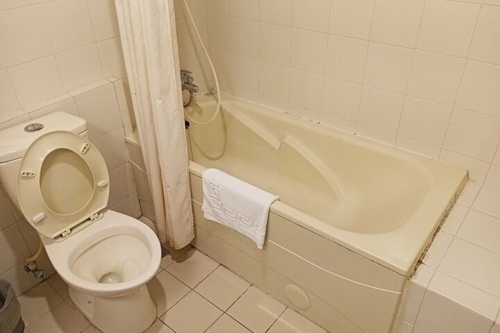 Room 20 of 35