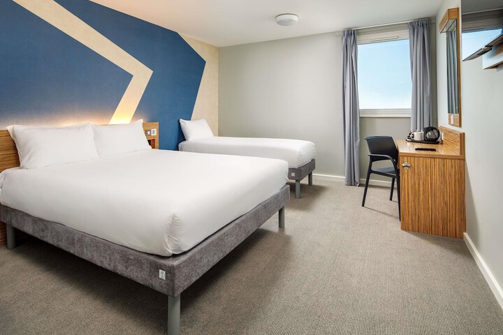 Room 12 of 68