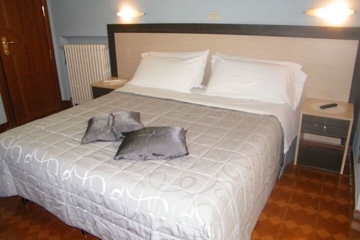 Room 4 of 45