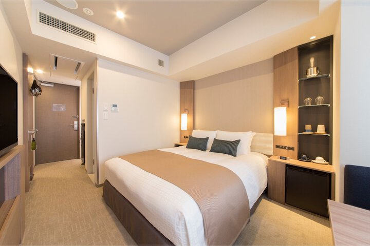 Room 15 of 96