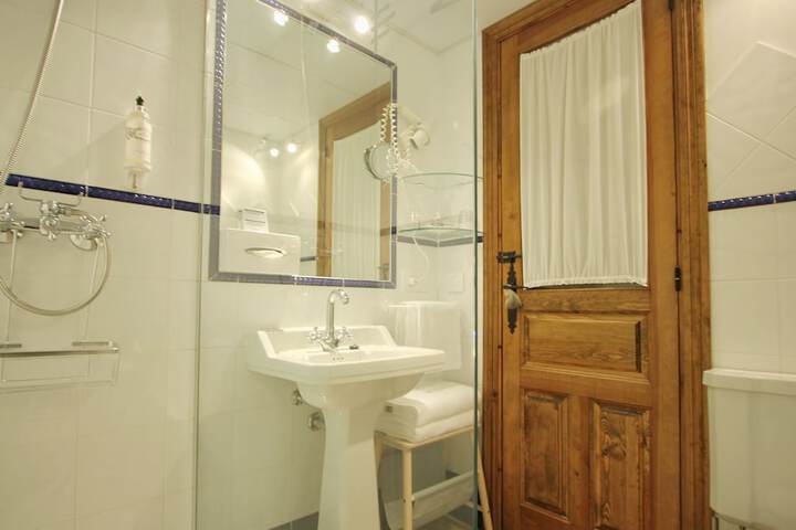 Clean Restrooms