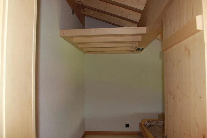 Room 2 of 19
