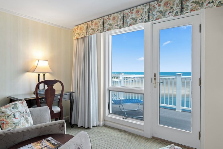Room 90 of 176