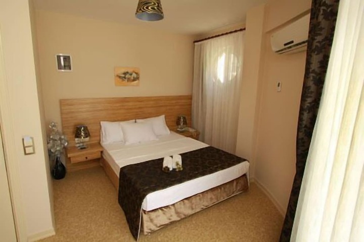 Room 6 of 51
