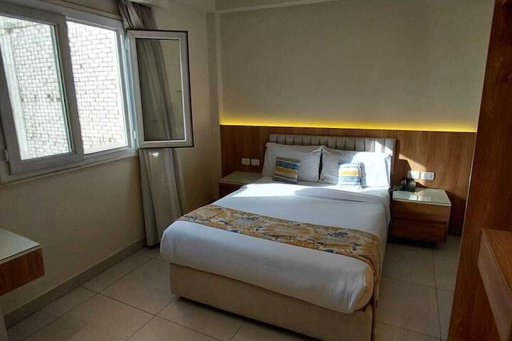 Room 34 of 58