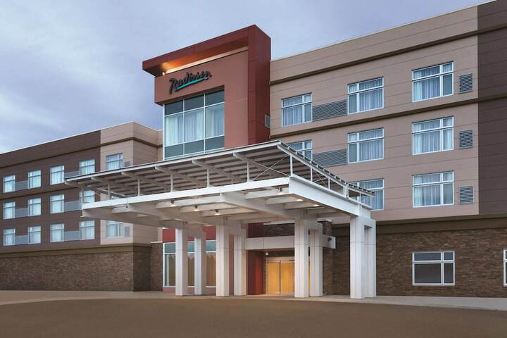 Hotel Entry