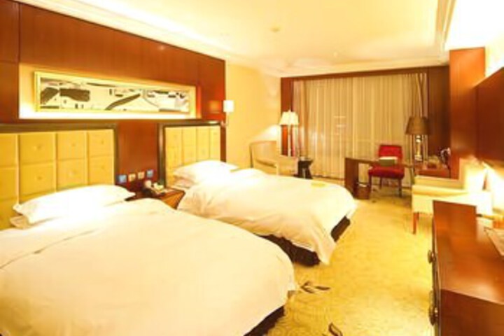 Room 3 of 8