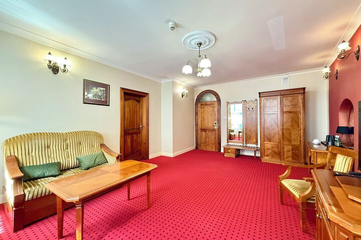 Room 12 of 26