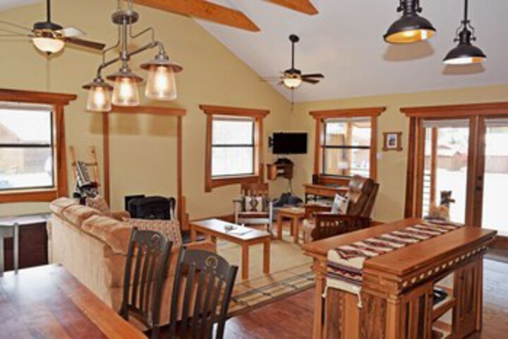 Room 9 of 28