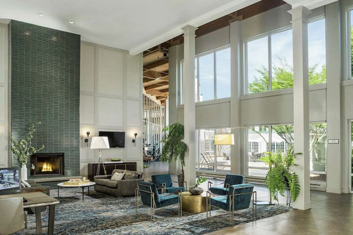 Guest Lobby