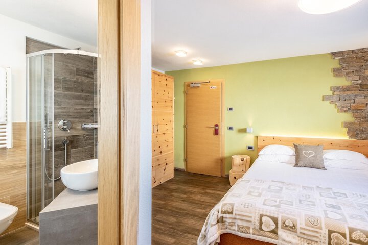 Room 16 of 49