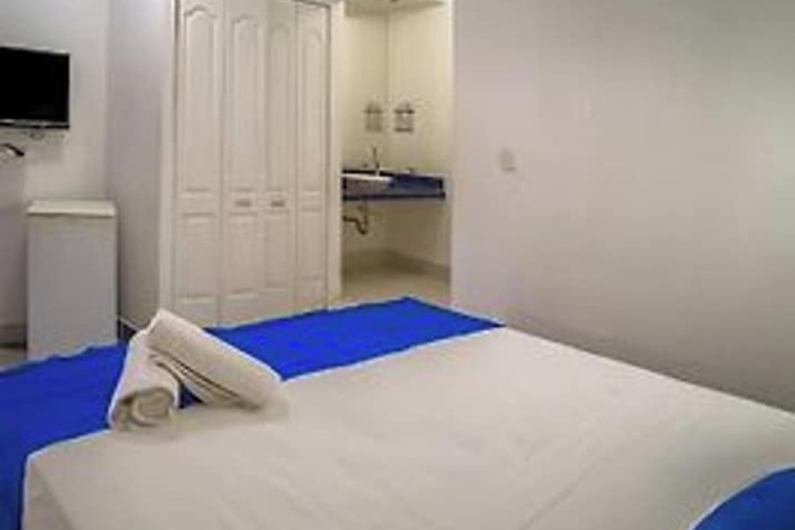 Room 6 of 27
