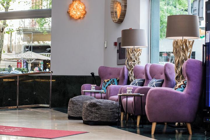 Entrance & Lobby