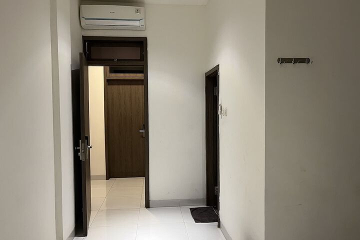 Room 3 of 15