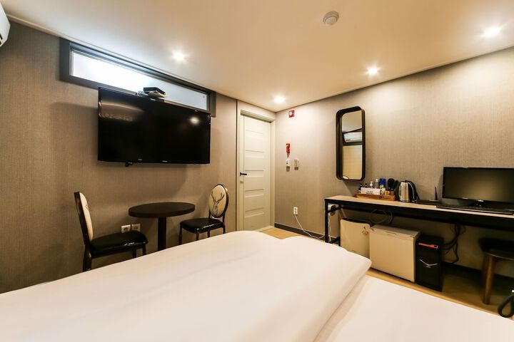 Room 47 of 70