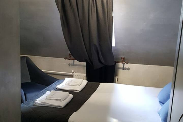 Room 37 of 69