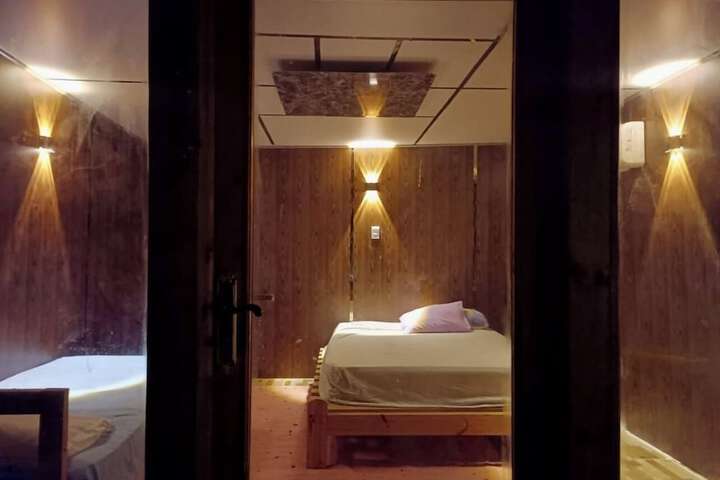 Room 3 of 16