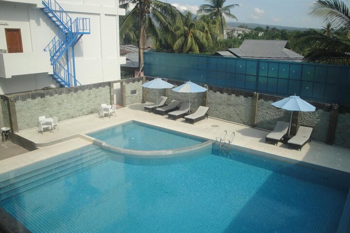 Hotel Pool