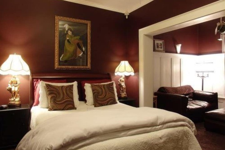 Room 18 of 43