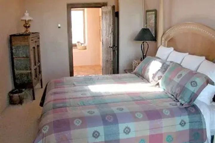 Room 2 of 2
