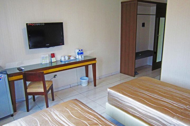 Room 7 of 34