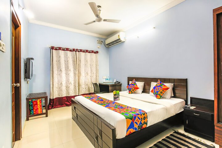 Room 3 of 10