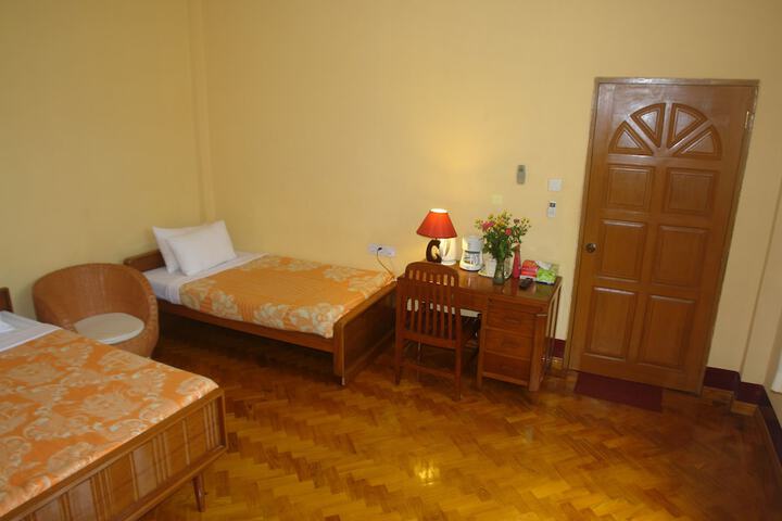 Room 4 of 36