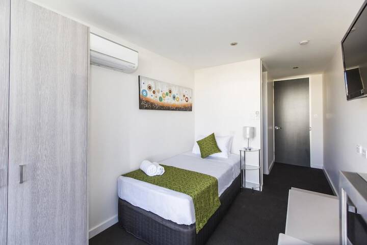 Room 3 of 21