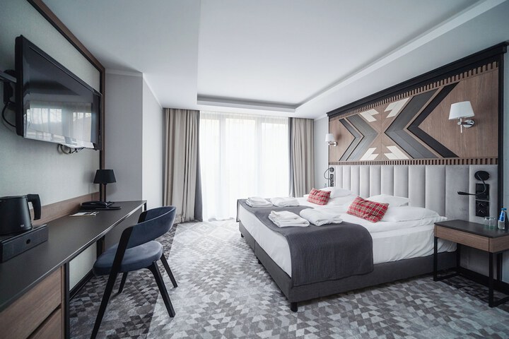 Room 33 of 98