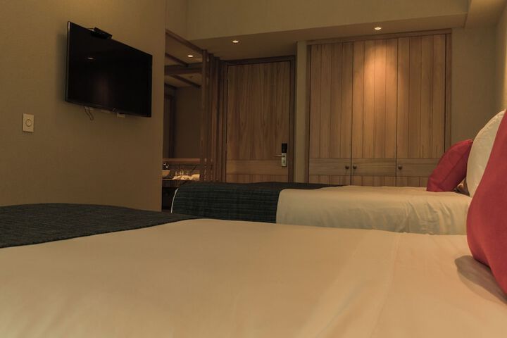 Room 44 of 132