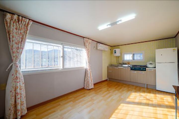 Room 21 of 35